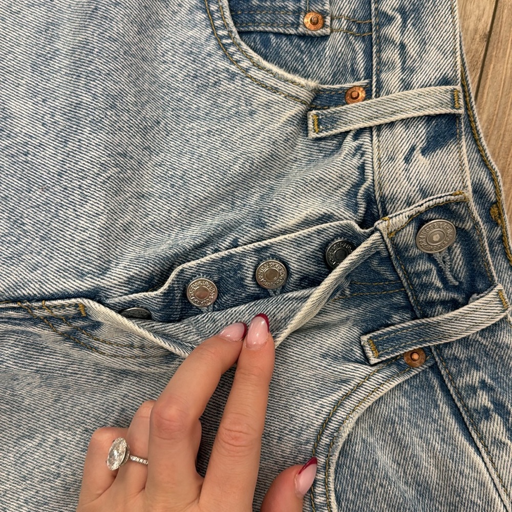 Levi’s High Rise Ripped Denim Shorts - Picture 3 of 6